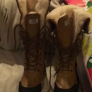 UGG ADIRONDACK TALL  SNOW BOOT WATERPROOF  SIZE 6